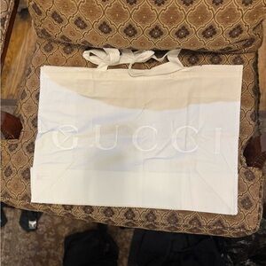 NWOT XL White Gucci Cloth Shopping Bag Size 16x22x8